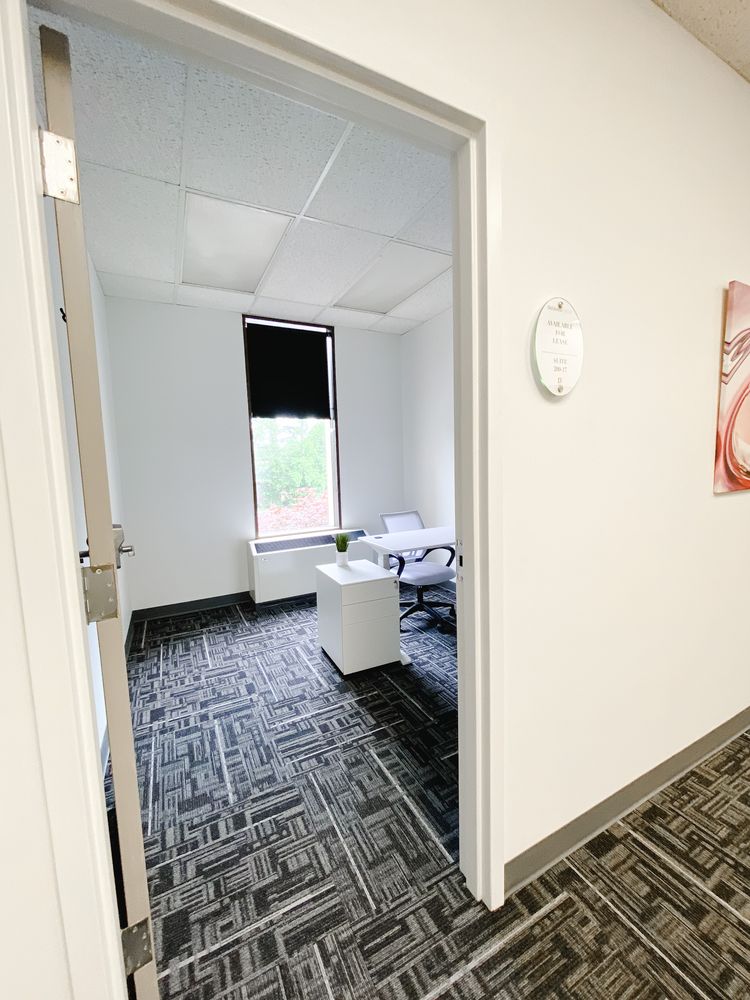 DeGratia Office Building: 2807 N Parham Rd, Richmond, VA 23294